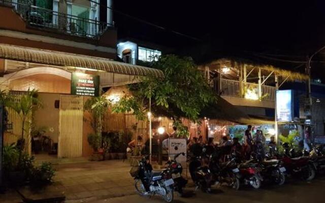 Park Inn Hostel And Bar