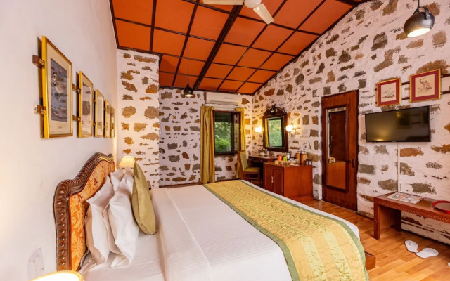 Shikarbadi Hotel