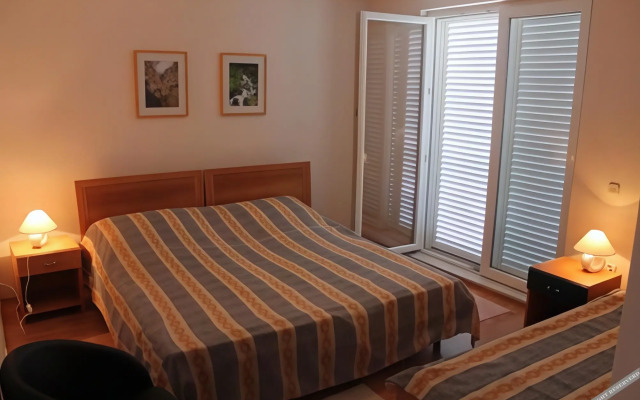 Apartments Dora