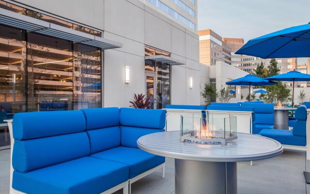 Holiday Inn Cleveland Clinic by IHG