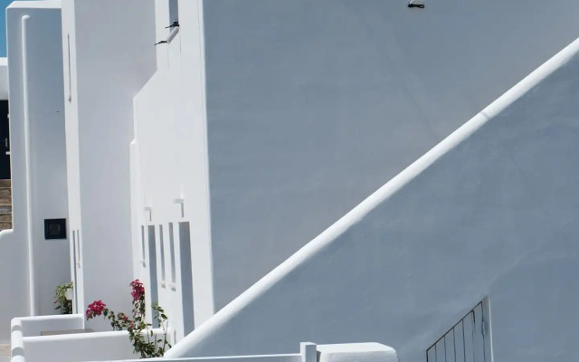 Cycladic Charm