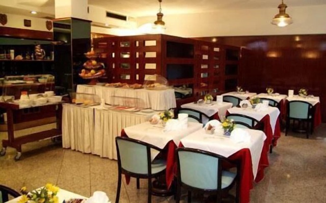 Hotel Crystal & Residence