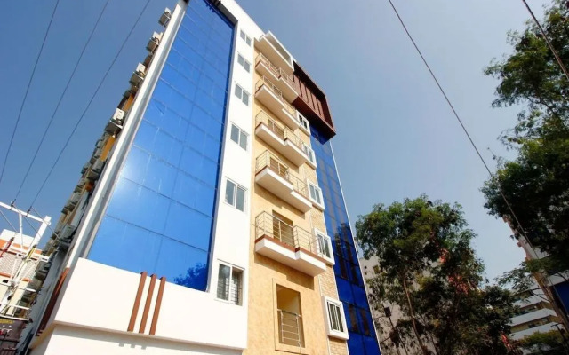 OYO 23080 Flagship Hitech Tower