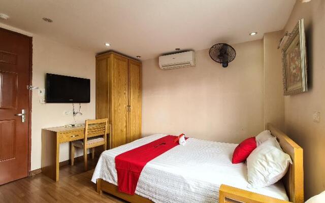 Reddoorz near Tran Duy Hung Street 3