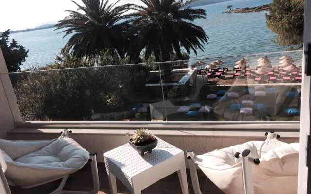 Erythros Boutique Hotel