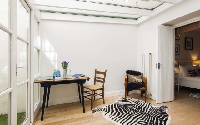 The Spacious Prince of Wales Apartment - CVO