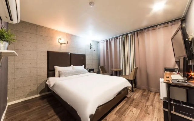 71 Street Motel