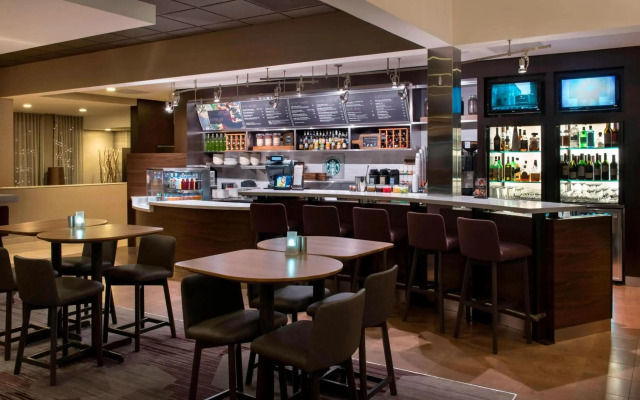 Courtyard Chicago Waukegan Gurnee