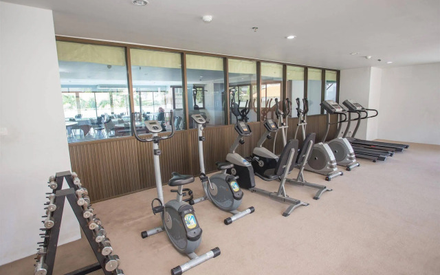 R-Con Wong Amat Suite