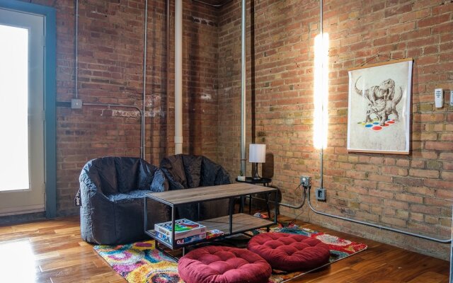 Spacious CLE Apartments by Frontdesk