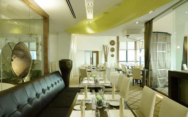 Pacific Regency Hotel Suites