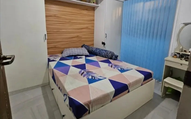 3 Bedroom Fully Furnished Aircon House With Free Car Park