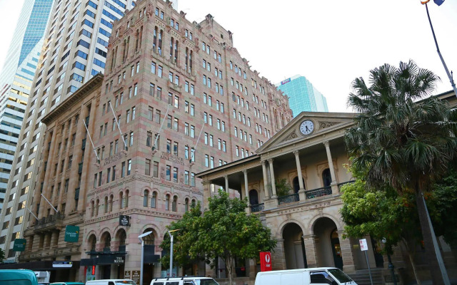 The Manor Apartment Hotel