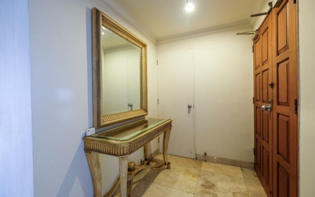 Good Location 2BR at Park Royale Apartment