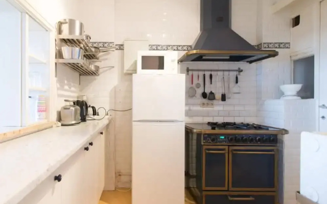 Charming Apartment Near the Beach