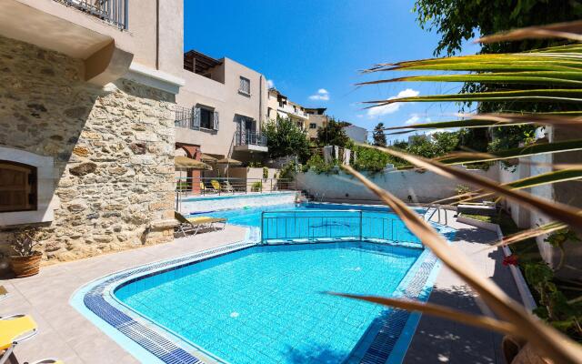 Philoxenia Apartments