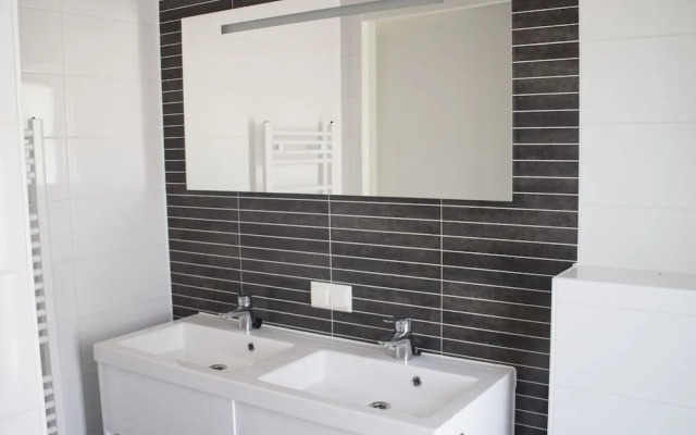 Chalet Near Zuiderzee With Garden