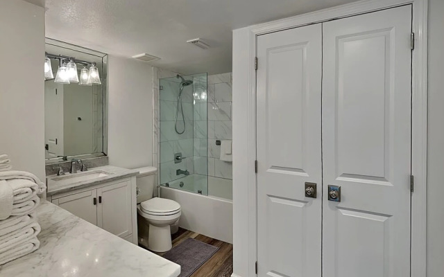 Shoreline Towers by Southern Vacation Rentals