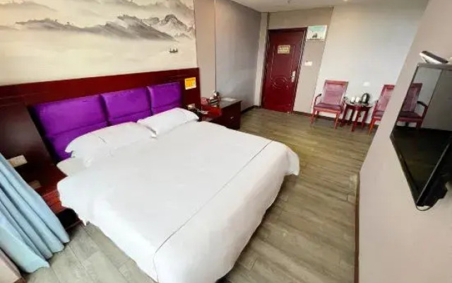 Ruiteng Hotel