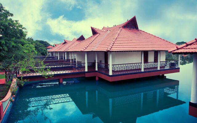 Sterling Lake Palace Alleppey