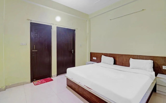 Pop 703878 Ag Yamuna Palace