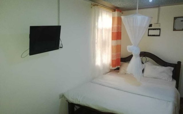 Guest House Hotel Chrisna - Hostel
