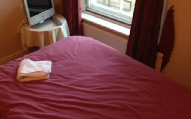 Tudor Rose Hotel