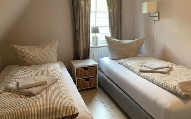 "luv" in House Smaswai 10