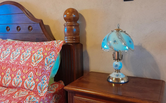 Mapleton Peaceful Provence BnB