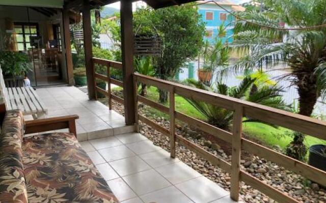 Dax Bombinhas Hostel
