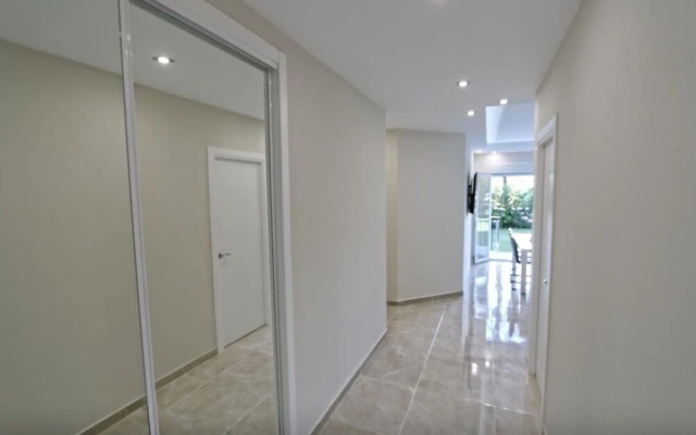Beachfront Urb. Luxury Apartment 1