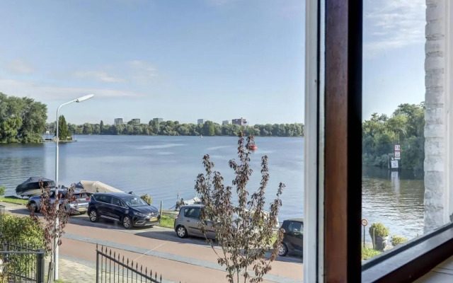 Amsterdam Lake Hotel