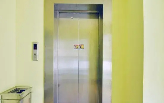 Lujiang Lejia Express Hotel