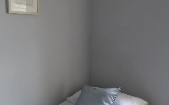 Portum -John St Apartment