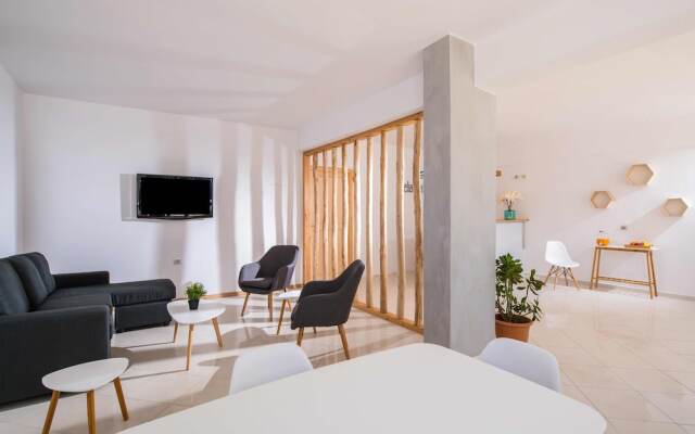 Aelia Apartments