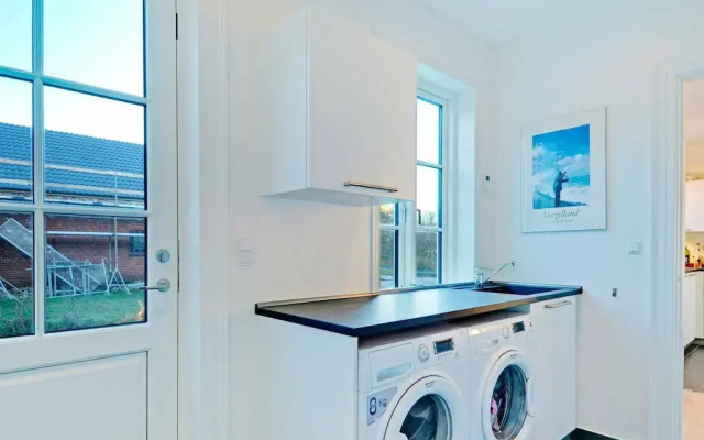 10 Person Holiday Home in Oksbol