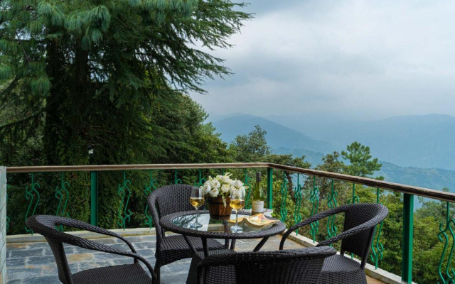 StayVista at The Woods with Indoor Fireplace & BBQ