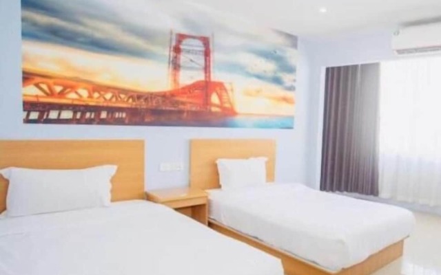 99 Hotel