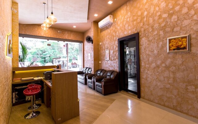OYO 15974 Hala Residency