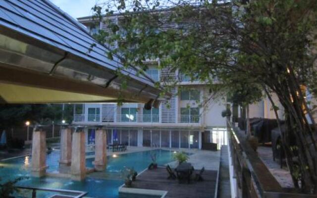 Silverwoods Hotel (SHA Extra plus)