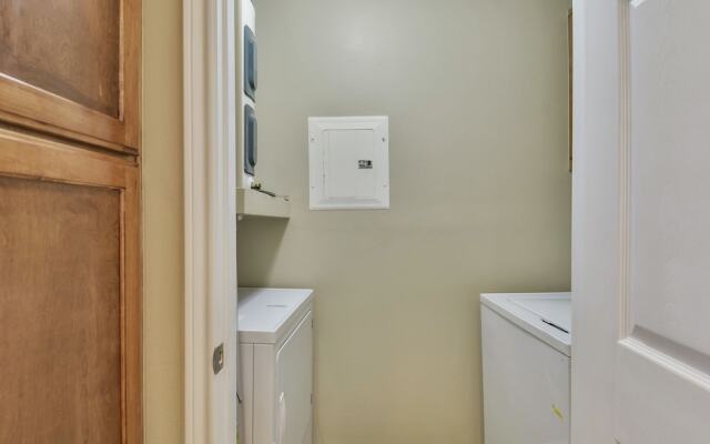 The Regal Seagull by RedAwning