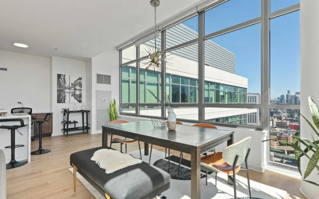 West Loop Group Retreat 2 Penthouses Balconies