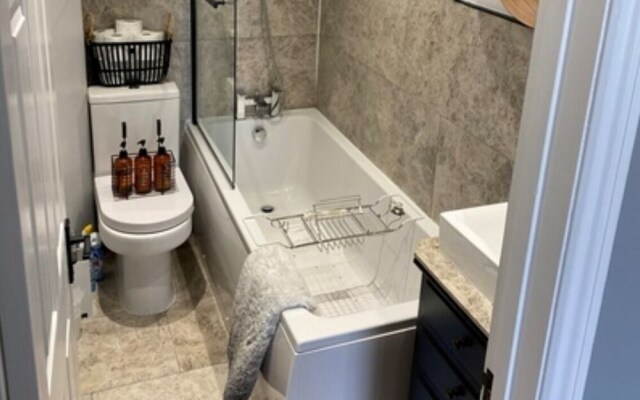 Beautiful 1-bed Apartment in Cheltenham