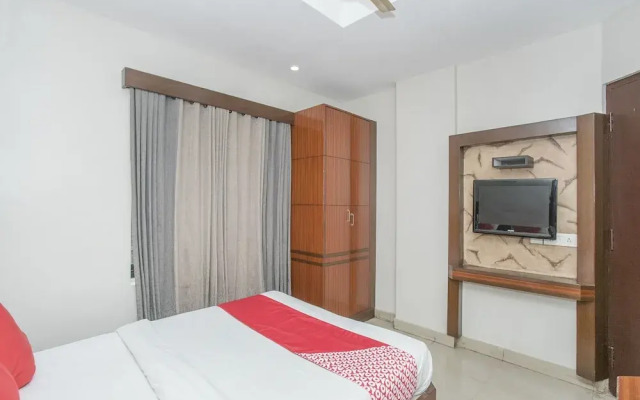 OYO 13021 Park Palace