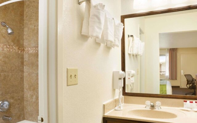 Ramada by Wyndham San Diego North Hotel & Conference Center