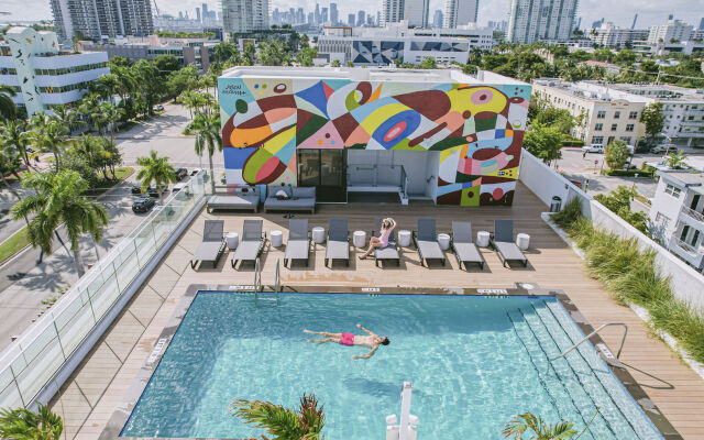 Upsun Hotel & Social Club