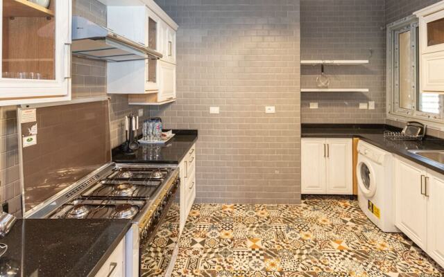 Prime Select Village Gate