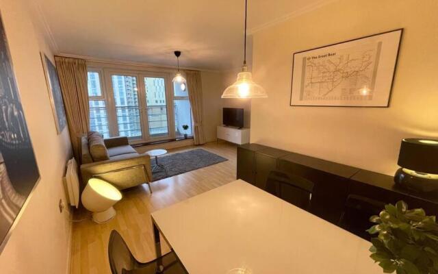 LUXURY APARTMENT, SAUNA, GYM, 24hrs Concierge