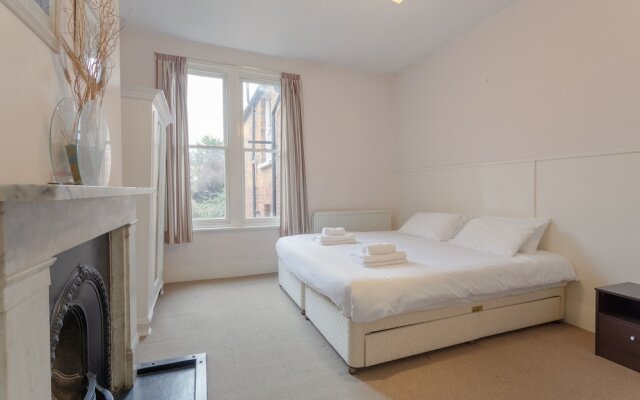 Lovely, Bright 3 Bed with Large Bedrooms