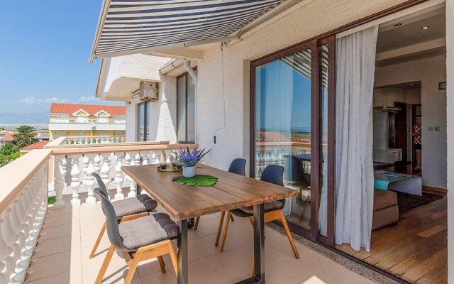 Beautiful Apartment in Povljana With Wifi and 2 Bedrooms
